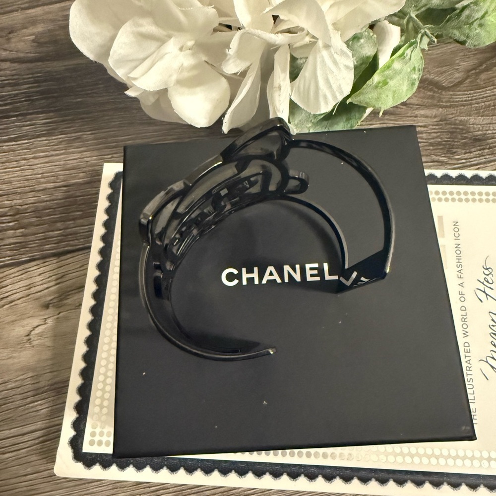 Chanel Cat Crystal CC Cuff Bangle Bracelet - Picture 6 of 9